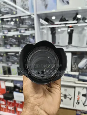 Nikon 18-140mm Lens
