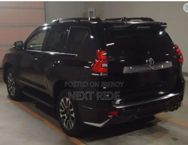 Toyota Land Cruiser Prado 2023 Black