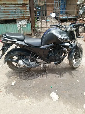 ইয়ামাহা এফজেড ২০১৭ কালো