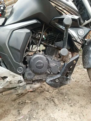 ইয়ামাহা এফজেড ২০১৭ কালো