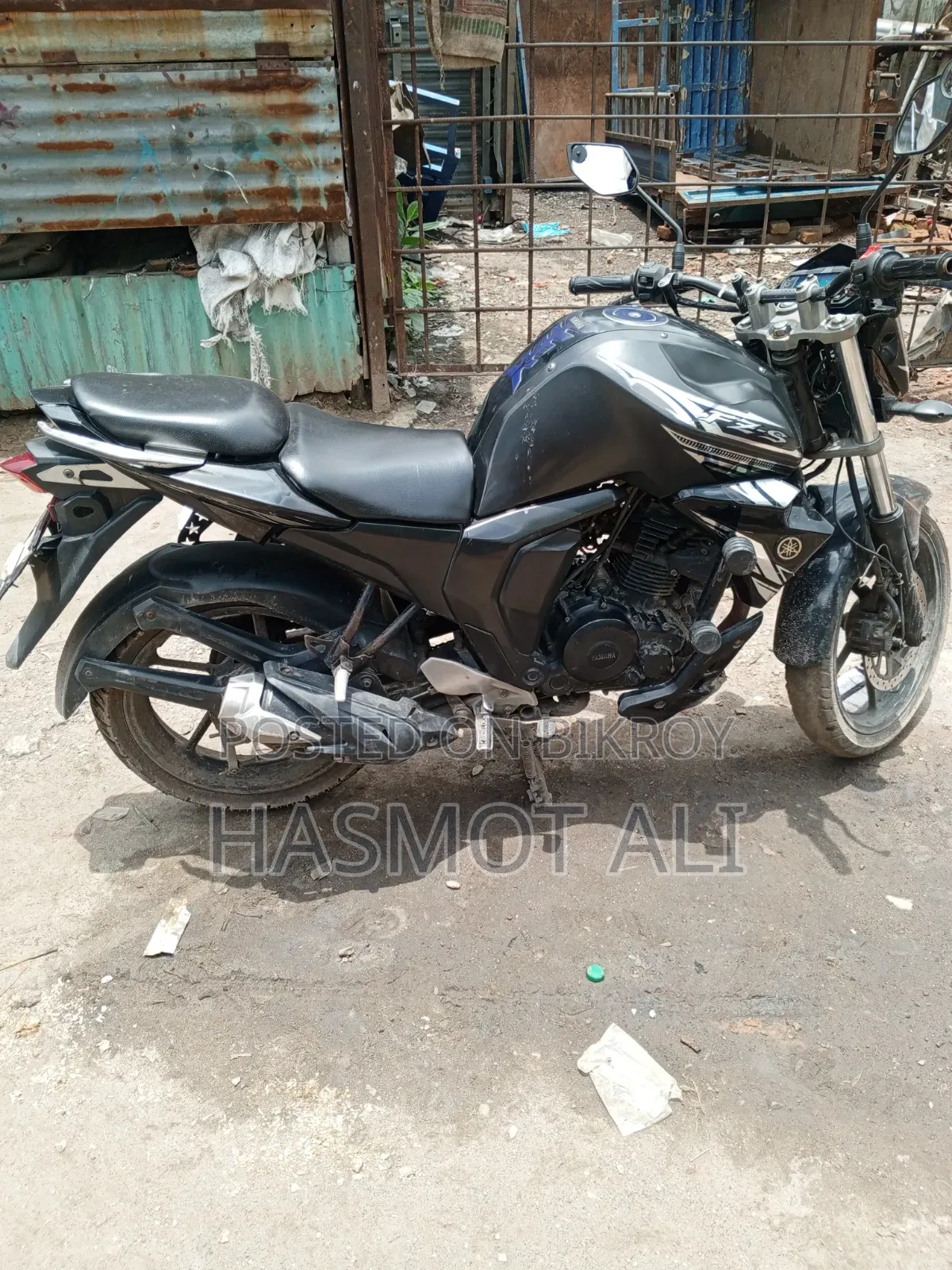 ইয়ামাহা এফজেড ২০১৭ কালো