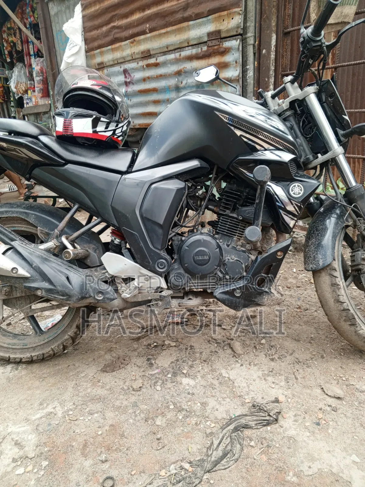 ইয়ামাহা এফজেড ২০১৭ কালো