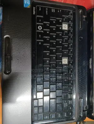 Laptop Toshiba Satellite C850 8GB Intel Core I5 HDD+SSD 640GB