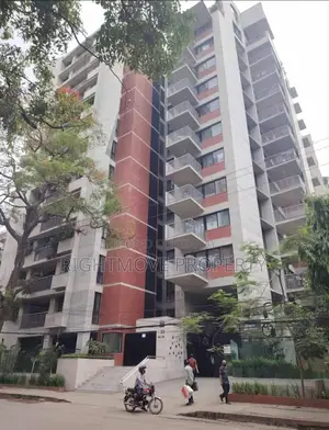 সাউথ ব্রিজ, ধানমন্ডিতে ৩ বেডরুমের অ্যাপার্টমেন্ট বিক্রির জন্য