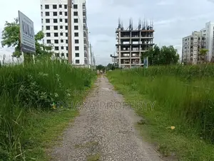 ৬০ ফুট ৩ কাঠা মেট্রো স্টেশন নর্থ এট সেক্টর-১৫/এফ