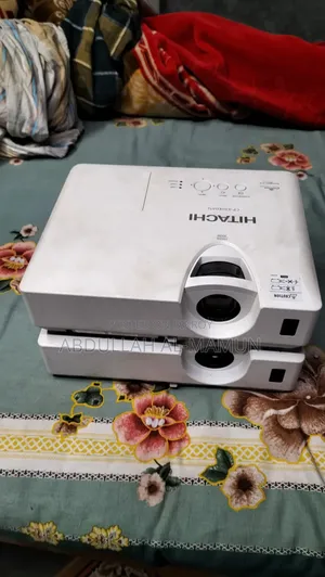 প্রজেক্টর বিক্রি হবে