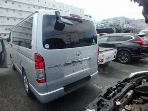 Toyota HiAce 2021 সিলভার