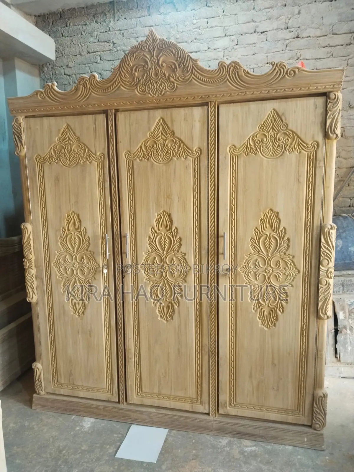 Modern Teak Wood Almirah