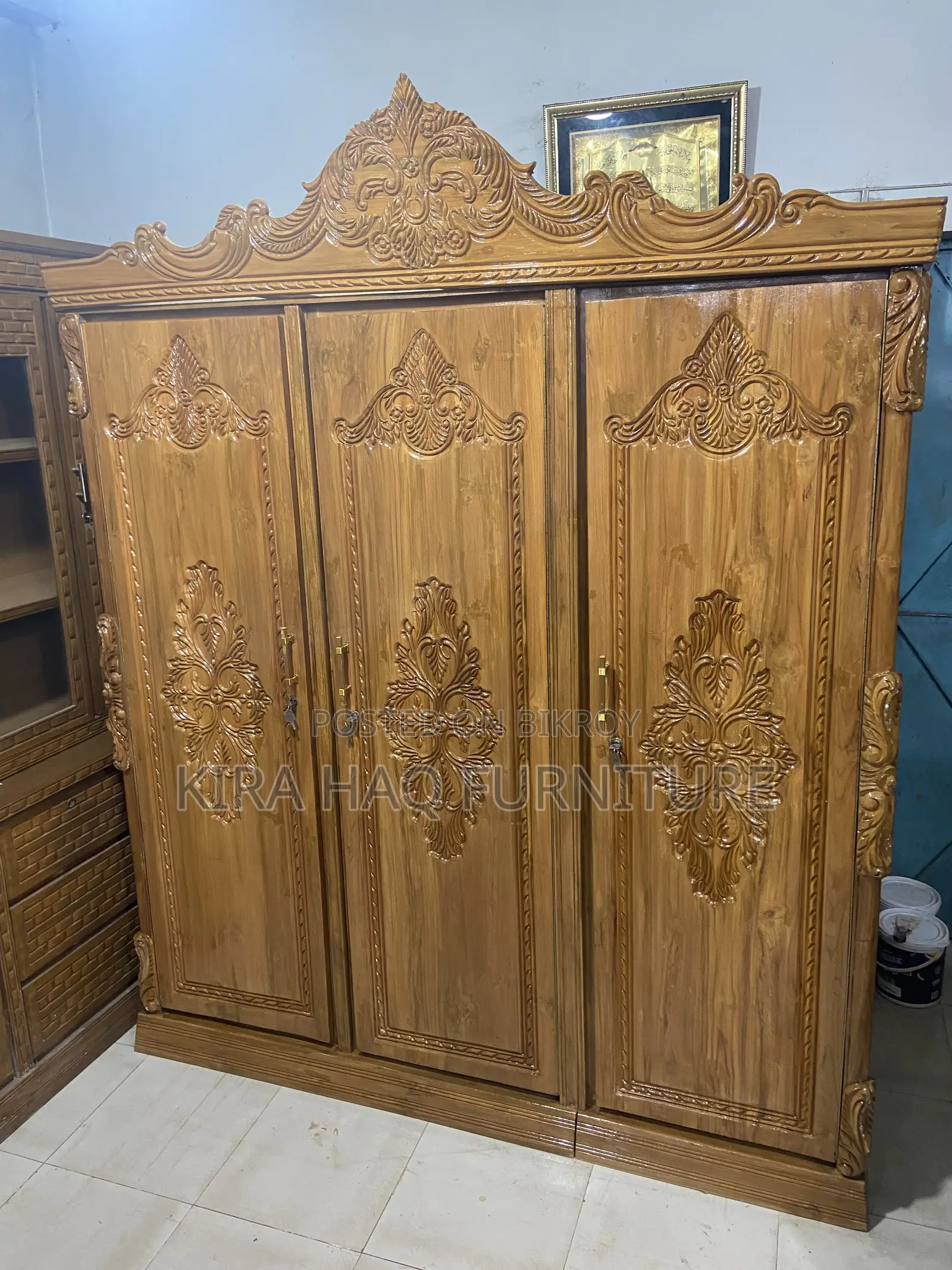 Modern Teak Wood Almirah