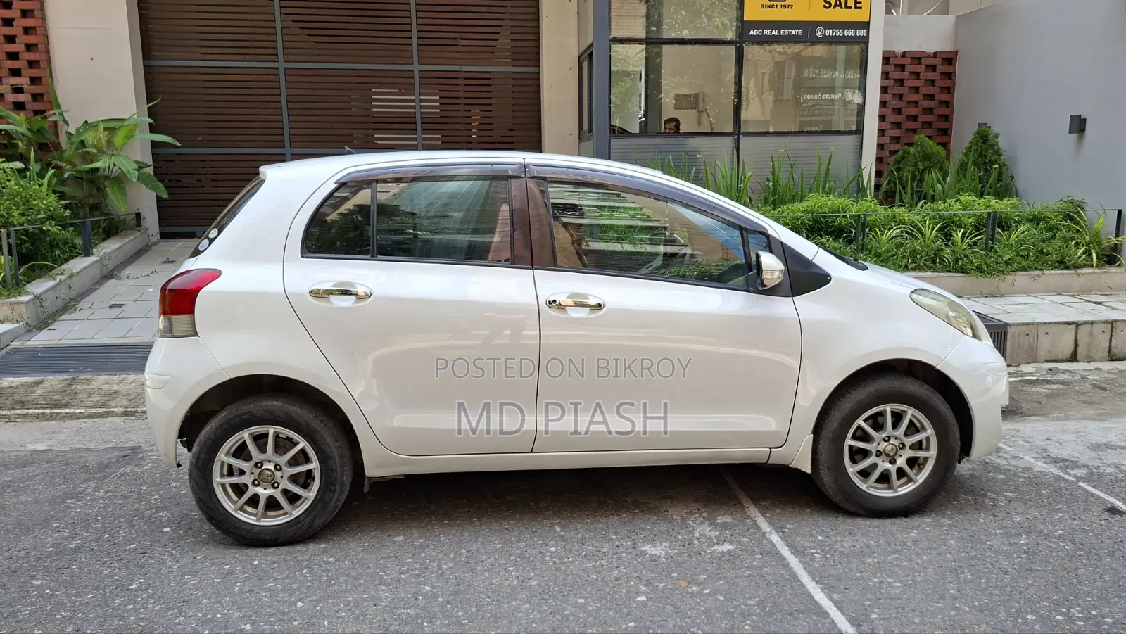 Toyota Vitz 2008 White