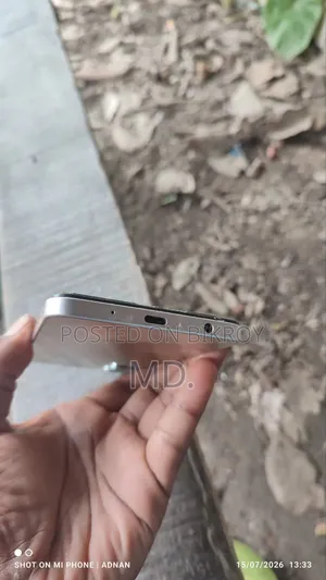 Vivo Y04 64 GB Gold