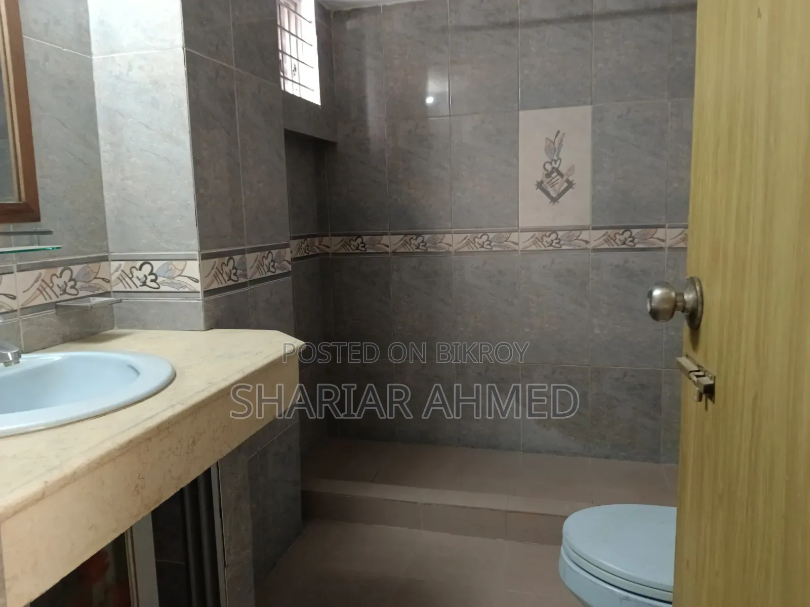 4-Bedroom Apartment in Gulshan for Rent
