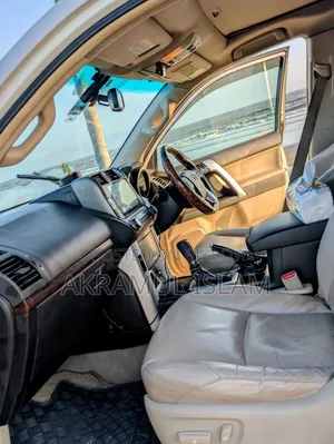 Toyota Land Cruiser Prado 2012 Pearl