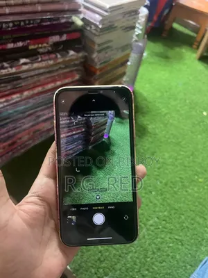 Apple iPhone XR 64 GB Yellow