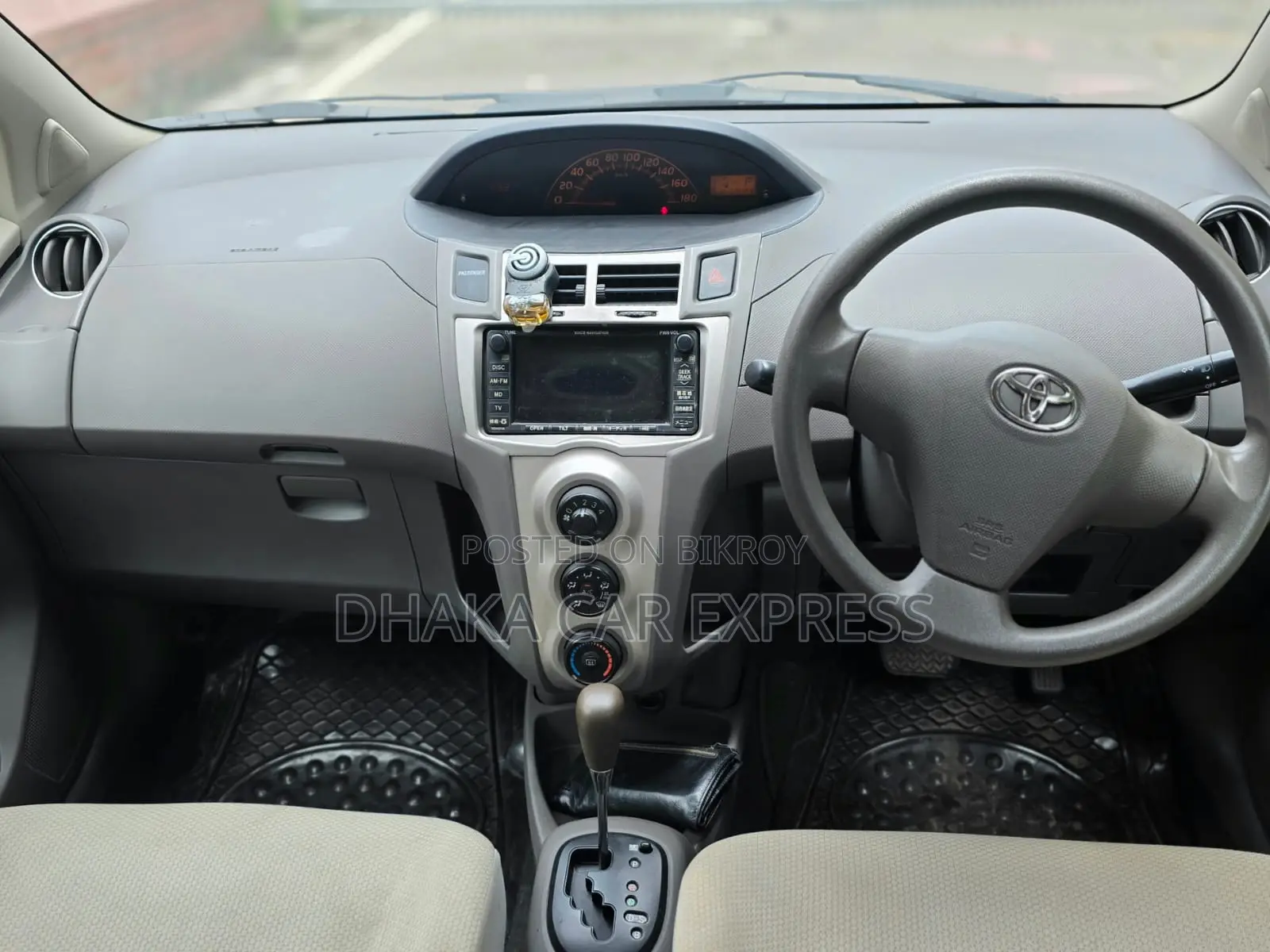 Toyota Vitz 2010 Pink