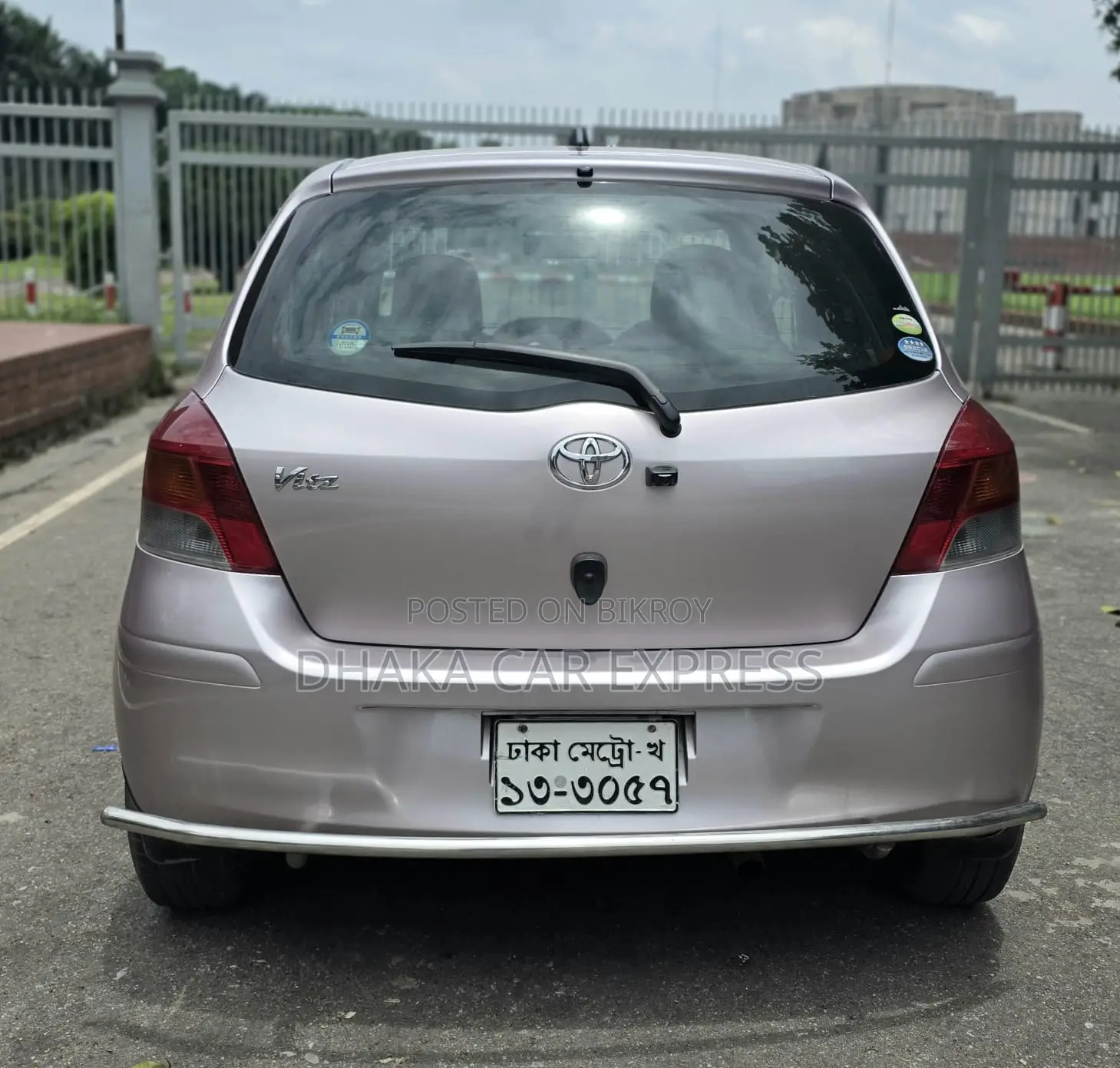 Toyota Vitz 2010 Pink