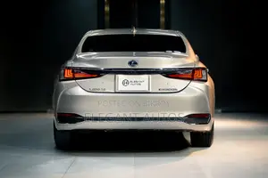 Lexus ES 300h Ultra Luxury 2020 Beige