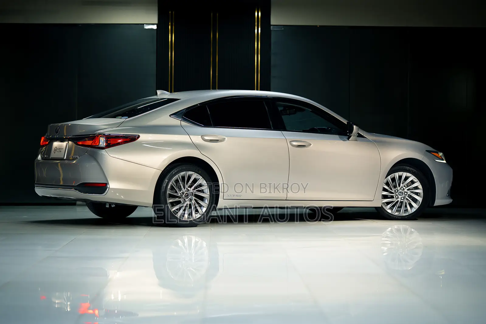 Lexus ES 300h Ultra Luxury 2020 Beige