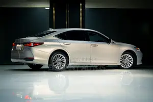 Lexus ES 300h Ultra Luxury 2020 Beige