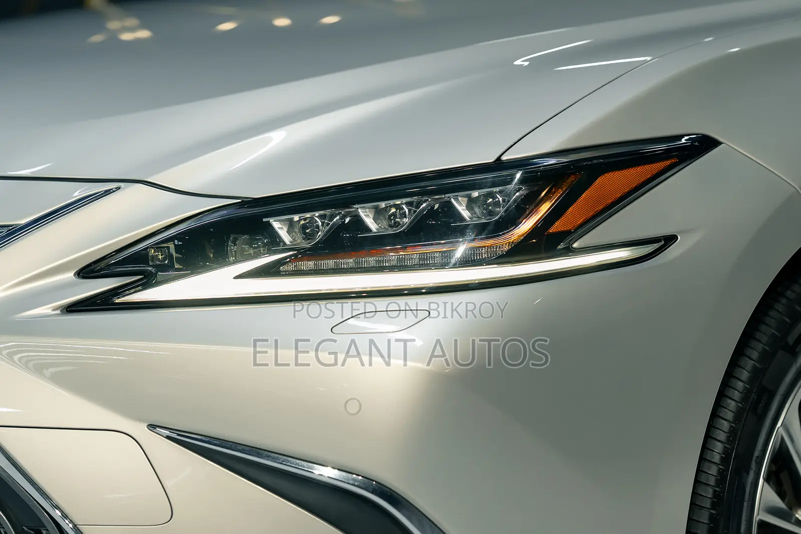Lexus ES 300h Ultra Luxury 2020 Beige