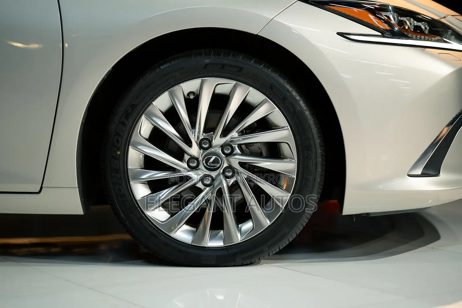 Lexus ES 300h Ultra Luxury 2020 Beige