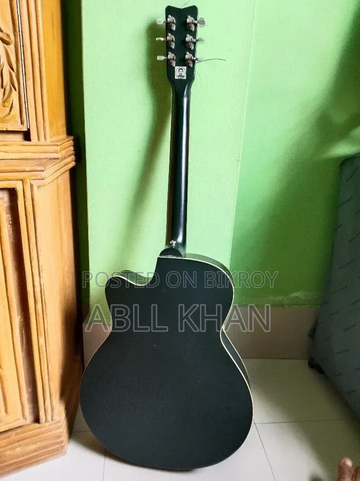 Acoustic Cutaway Guitar
