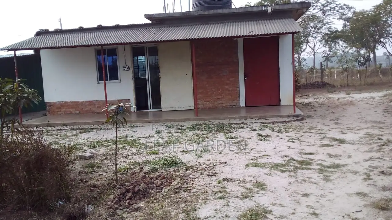 ফার্ম করার স্থাপনাসহ জমি বিক্রয়