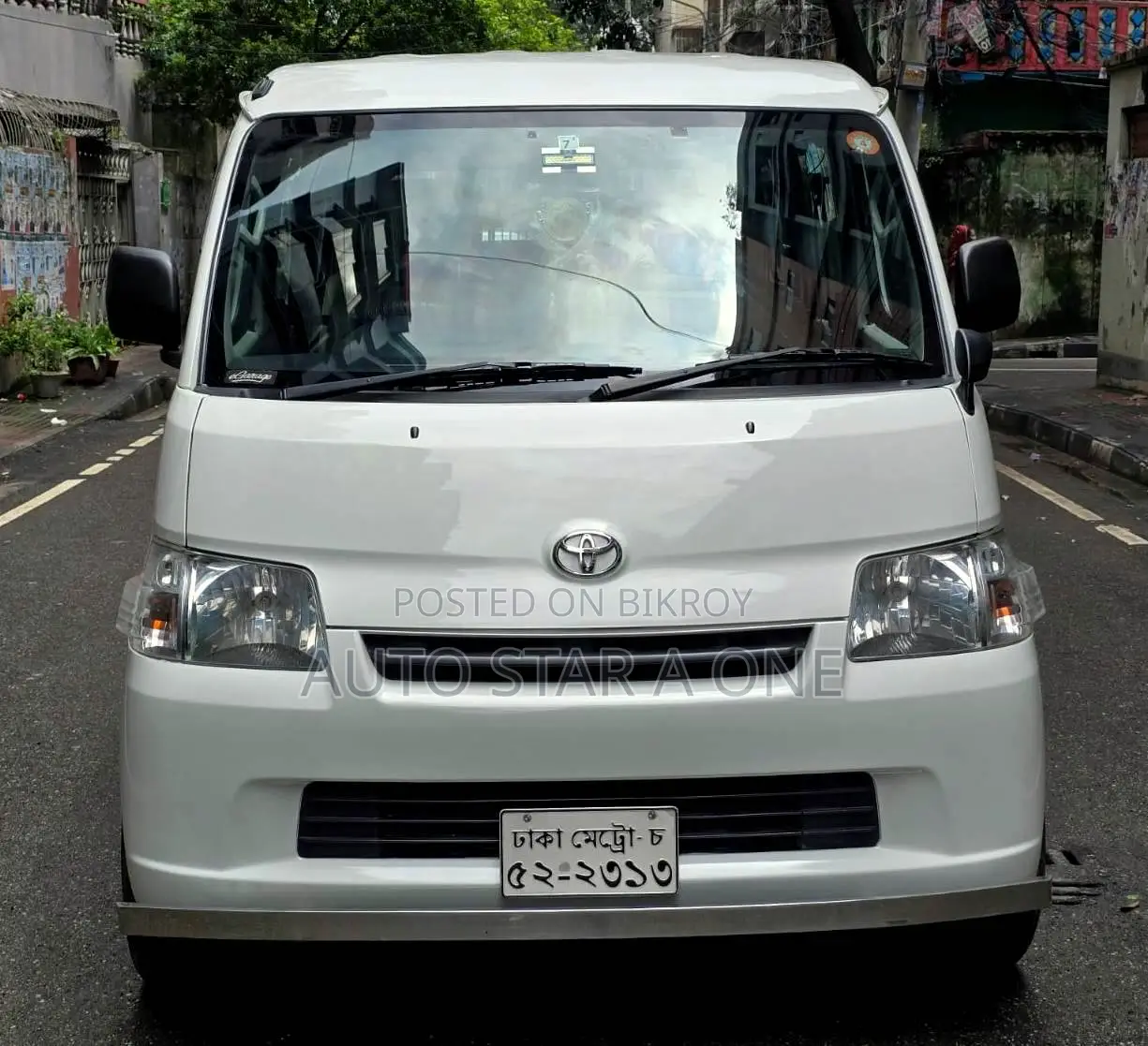 টয়োটা নোয়াহ ২০১৭ হোয়াইট