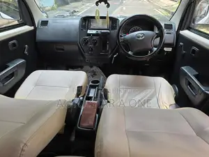 টয়োটা নোয়াহ ২০১৭ হোয়াইট