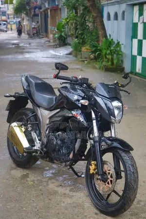 সুজুকি জিক্সার মনোটোন ২০২২ কালো