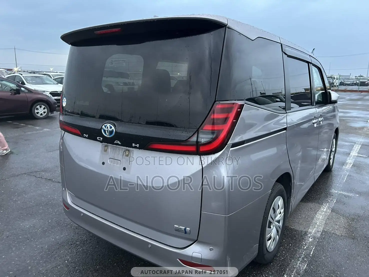 Toyota Noah 2022 Silver