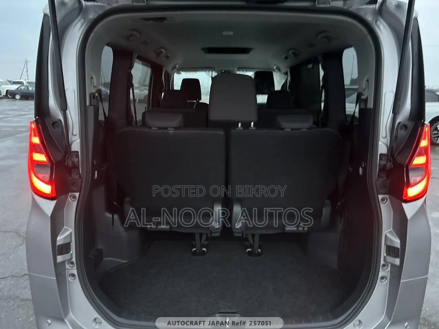 Toyota Noah 2022 Silver