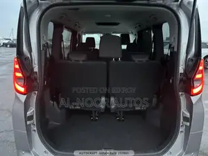Toyota Noah 2022 Silver
