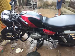 Bajaj V15 2017 Red