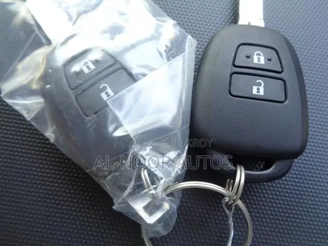 টয়োটা হাইএস ২০২১ হোয়াইট