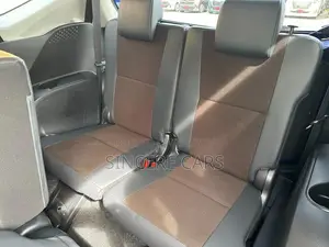 টয়োটা সিয়েন্টা ২০২১ ব্লু