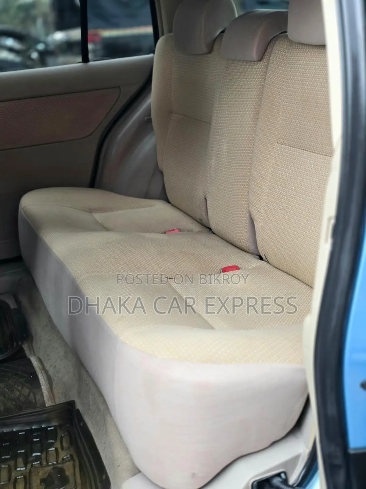 Toyota Raum 2011