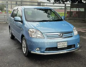 Toyota Raum 2011