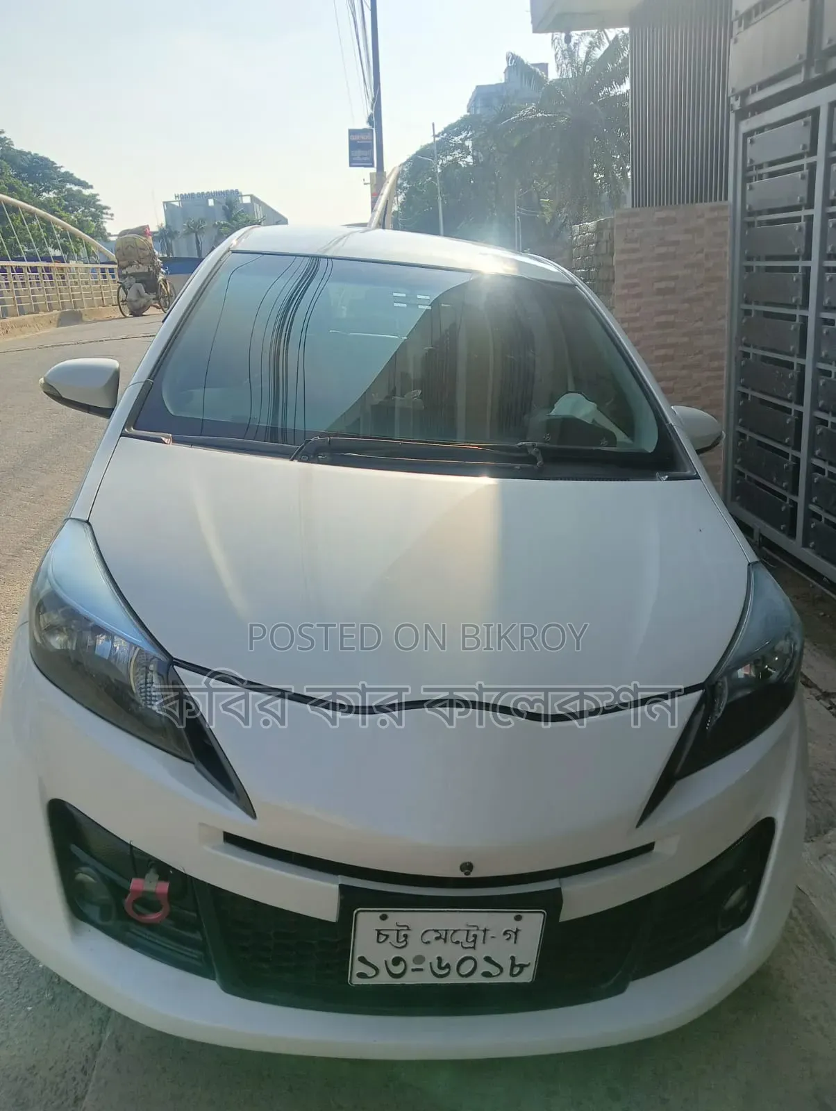 Toyota Vitz 2012 Pearl