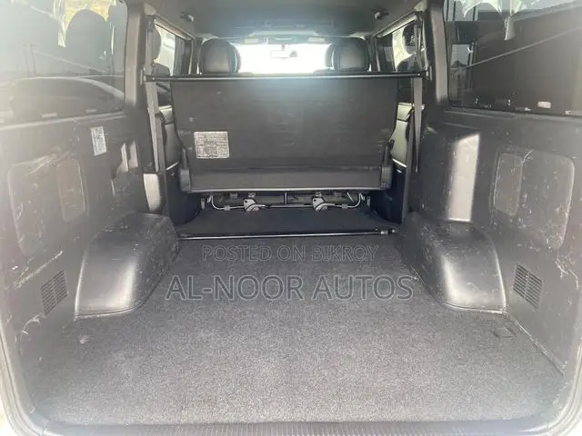 Toyota HiAce 2022