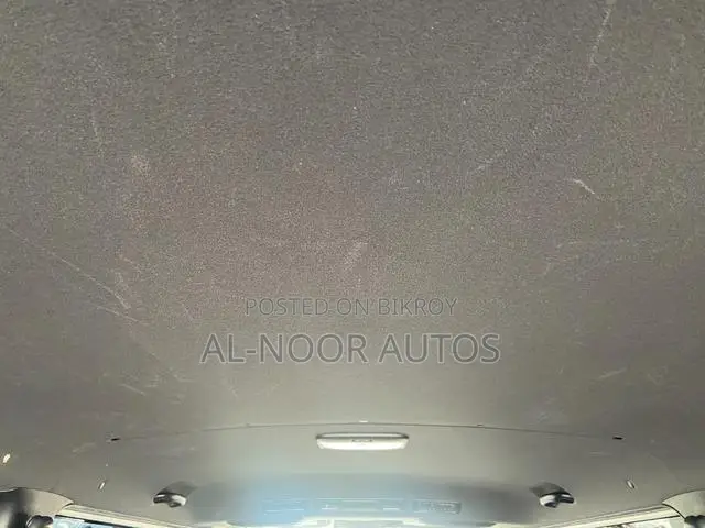 Toyota HiAce 2022