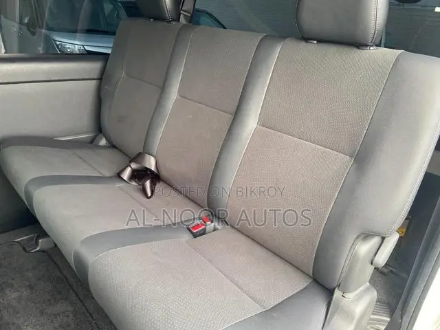 Toyota HiAce 2022