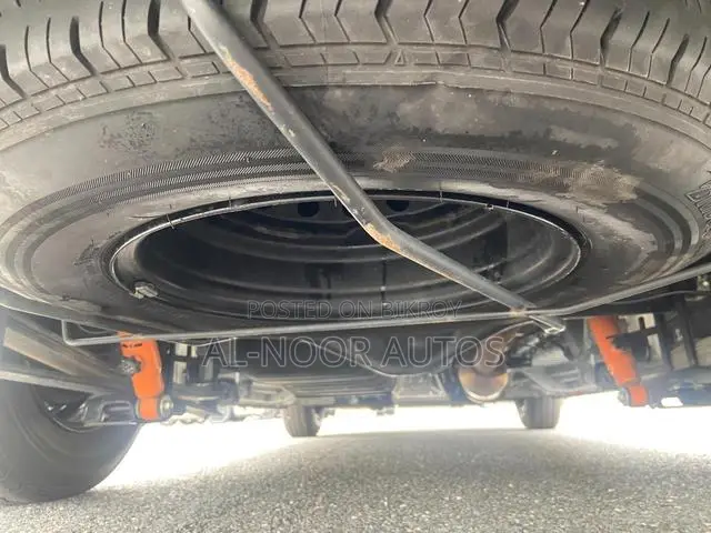 Toyota HiAce 2022