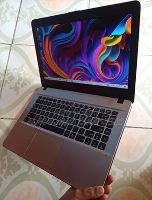 Laptop ASUS Vivobook 14 4GB Intel Core I3 SSD 128GB