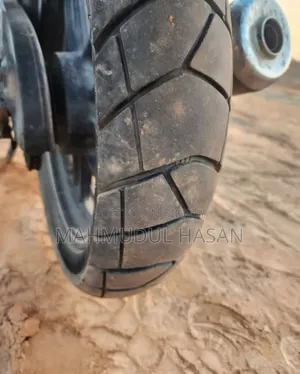 বাজাজ ভি১৫ ২০১৮ সাদা