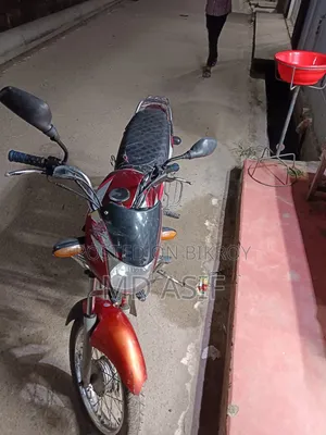 Bajaj CT 100 2015 Red