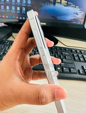 স্যামসাং গ্যালাক্সি এ৫৬ ২৫৬ জিবি সাদা