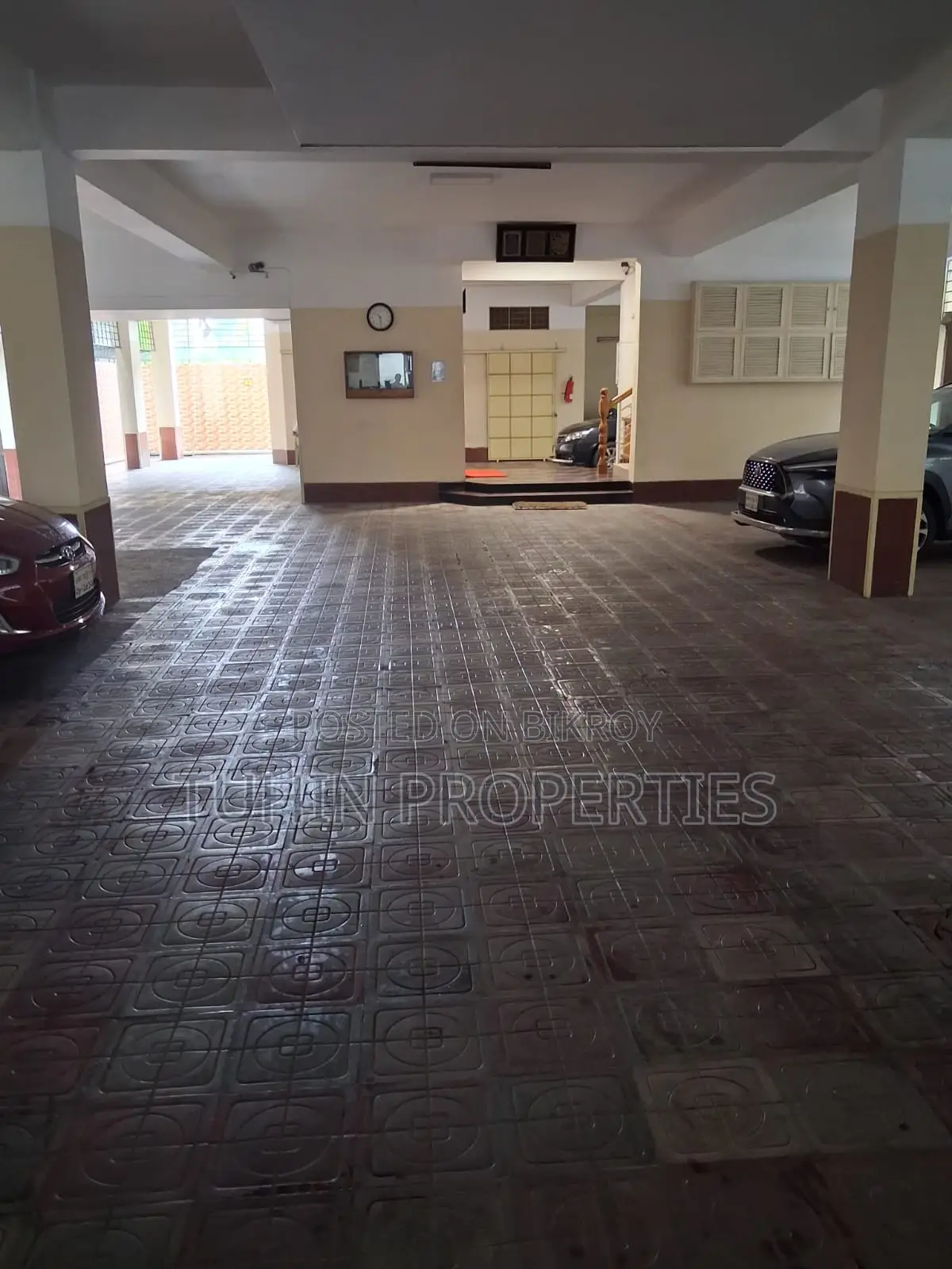 বনানীতে ৩ বেডরুমের অ্যাপার্টমেন্ট বিক্রয়