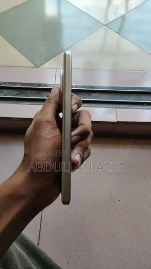 আইকিউওও ২৫৬ জিবি রোজ গোল্ড