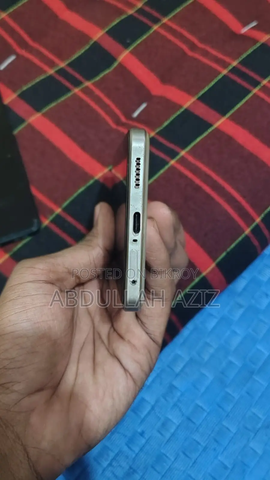 আইকিউওও ২৫৬ জিবি রোজ গোল্ড